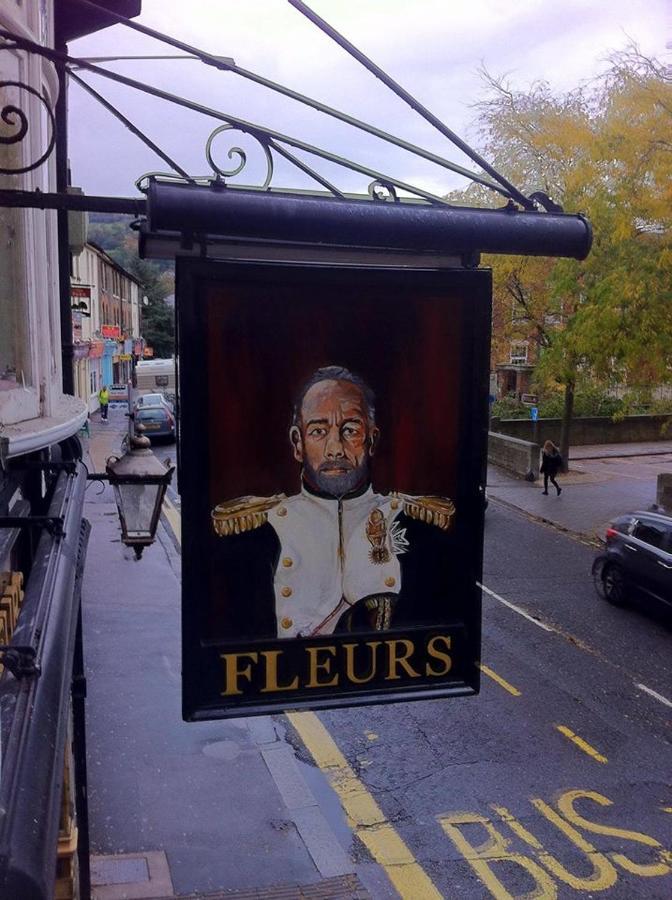 Les Fleurs Accommodation 多佛尔 外观 照片