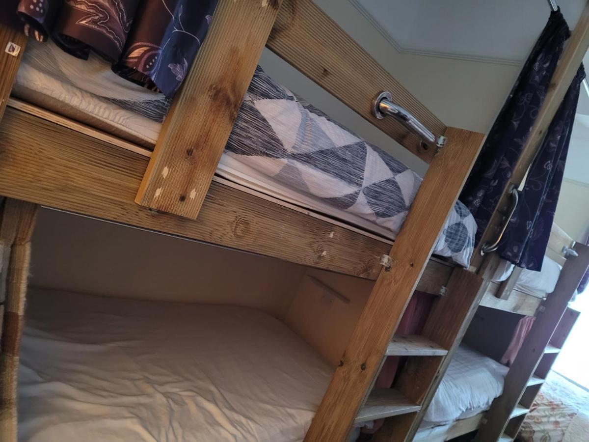 Les Fleurs Accommodation 多佛尔 外观 照片