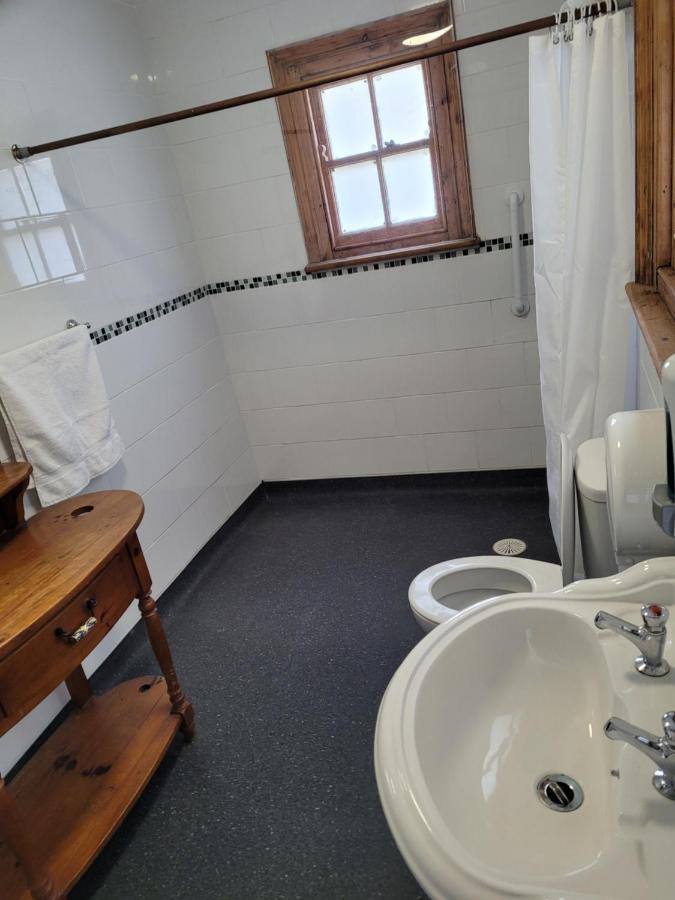 Les Fleurs Accommodation 多佛尔 外观 照片