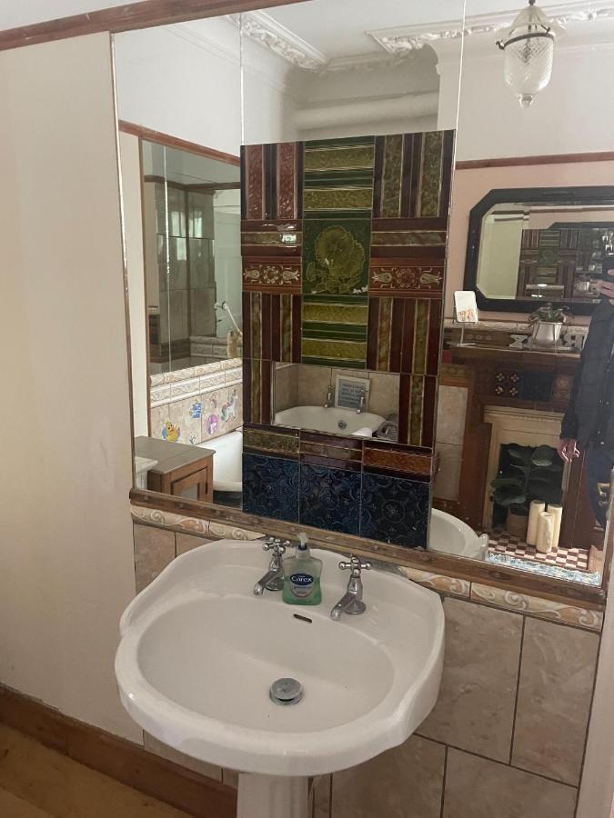 Les Fleurs Accommodation 多佛尔 外观 照片